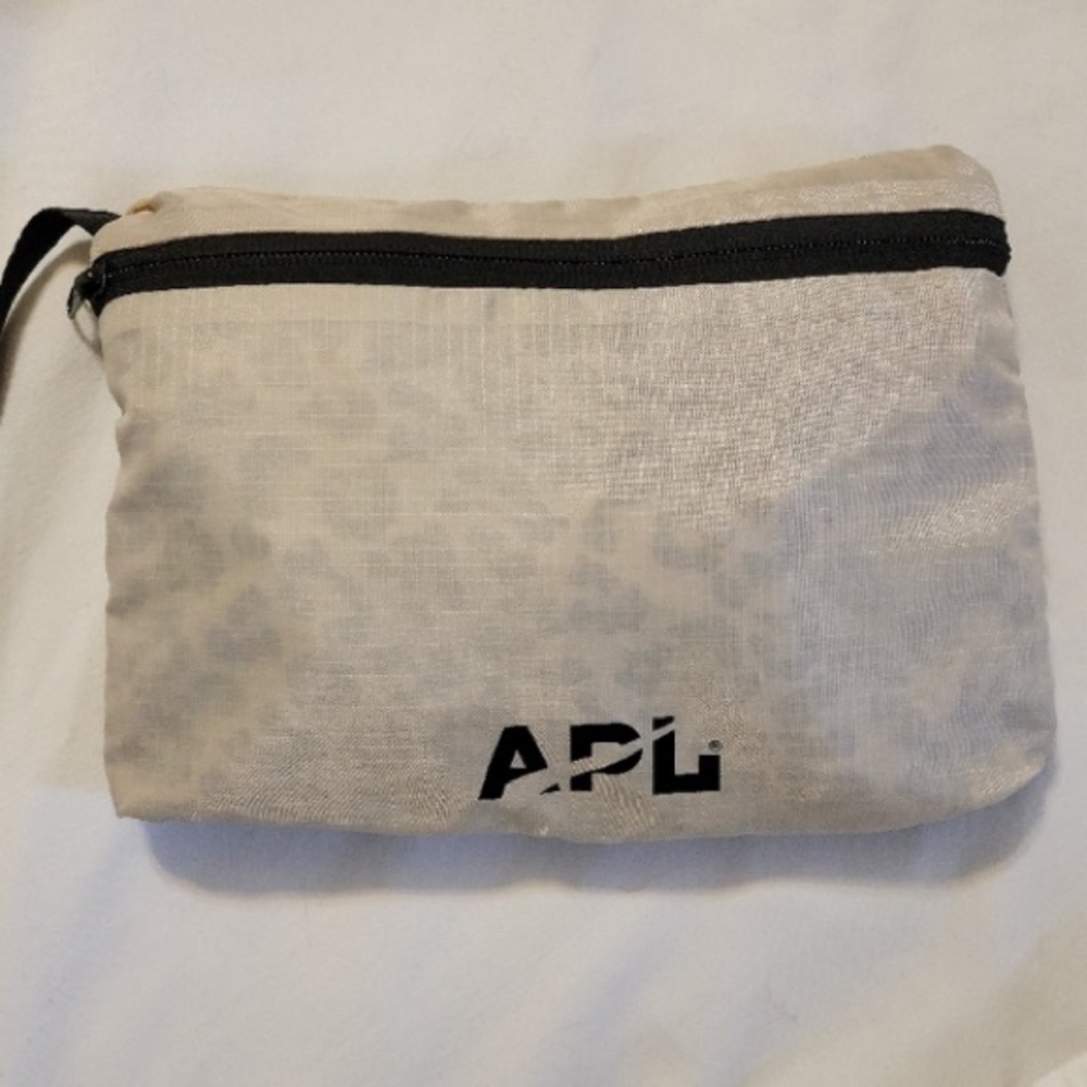 08 APL Packable Backpack Leopard - Picture 9 of 13